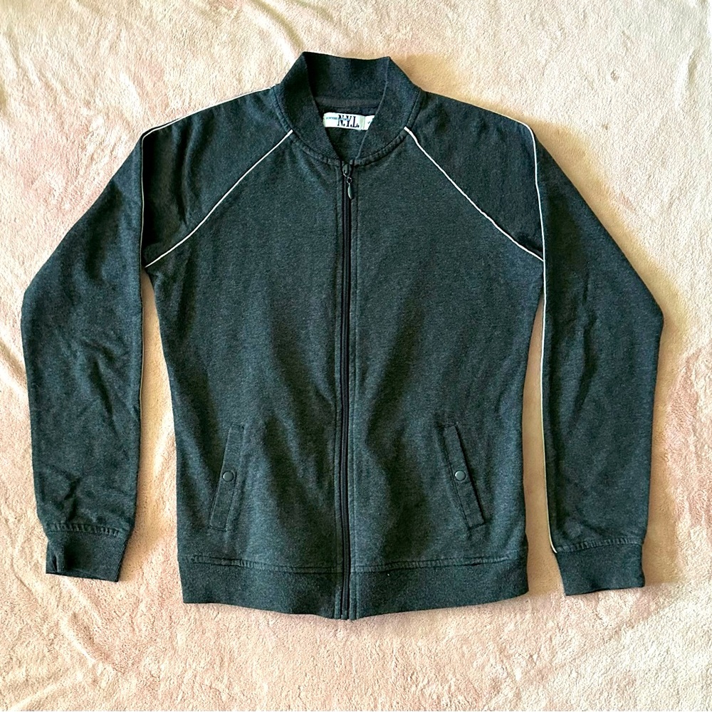 N.Y.L. New York Laundry Gray Front Zip Sweater